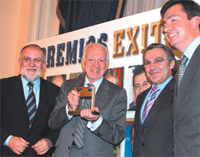 Víctor Morlán (izq.) posa con Antonio Lamela, Jesús Hernández y Carlos Lamela.